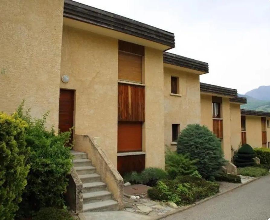 Le 17 Emeurode Apartment Savines Exterior photo
